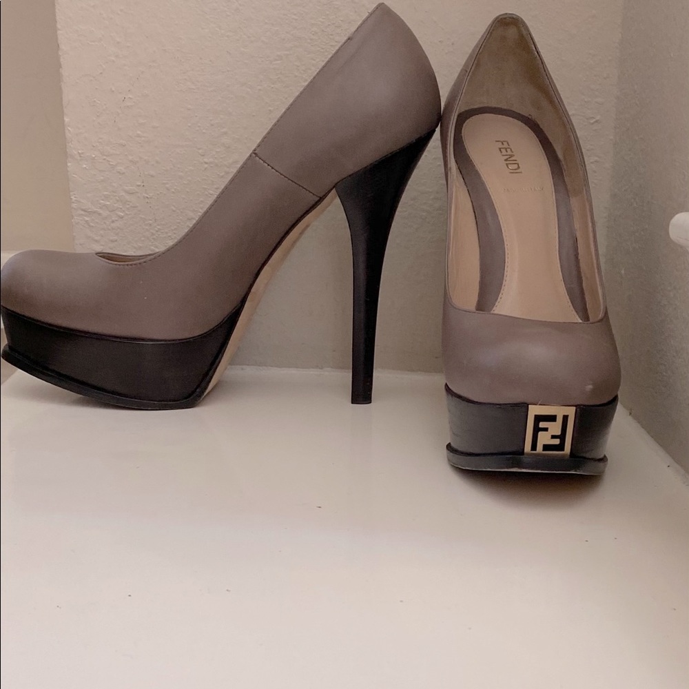 AUTHENTIC Women’s Fendi Platform Pump